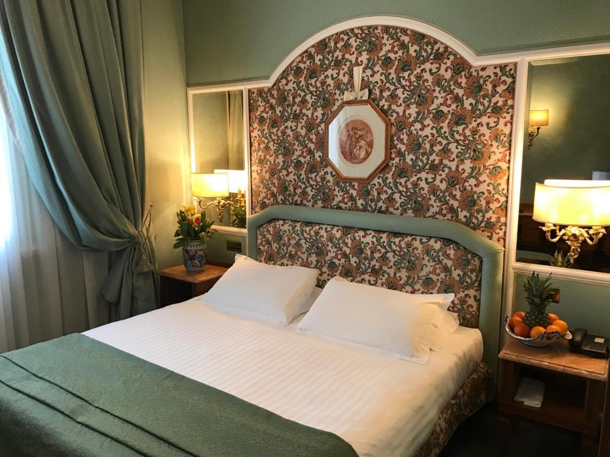 Hotel Mecenate Palace Roma Esterno foto