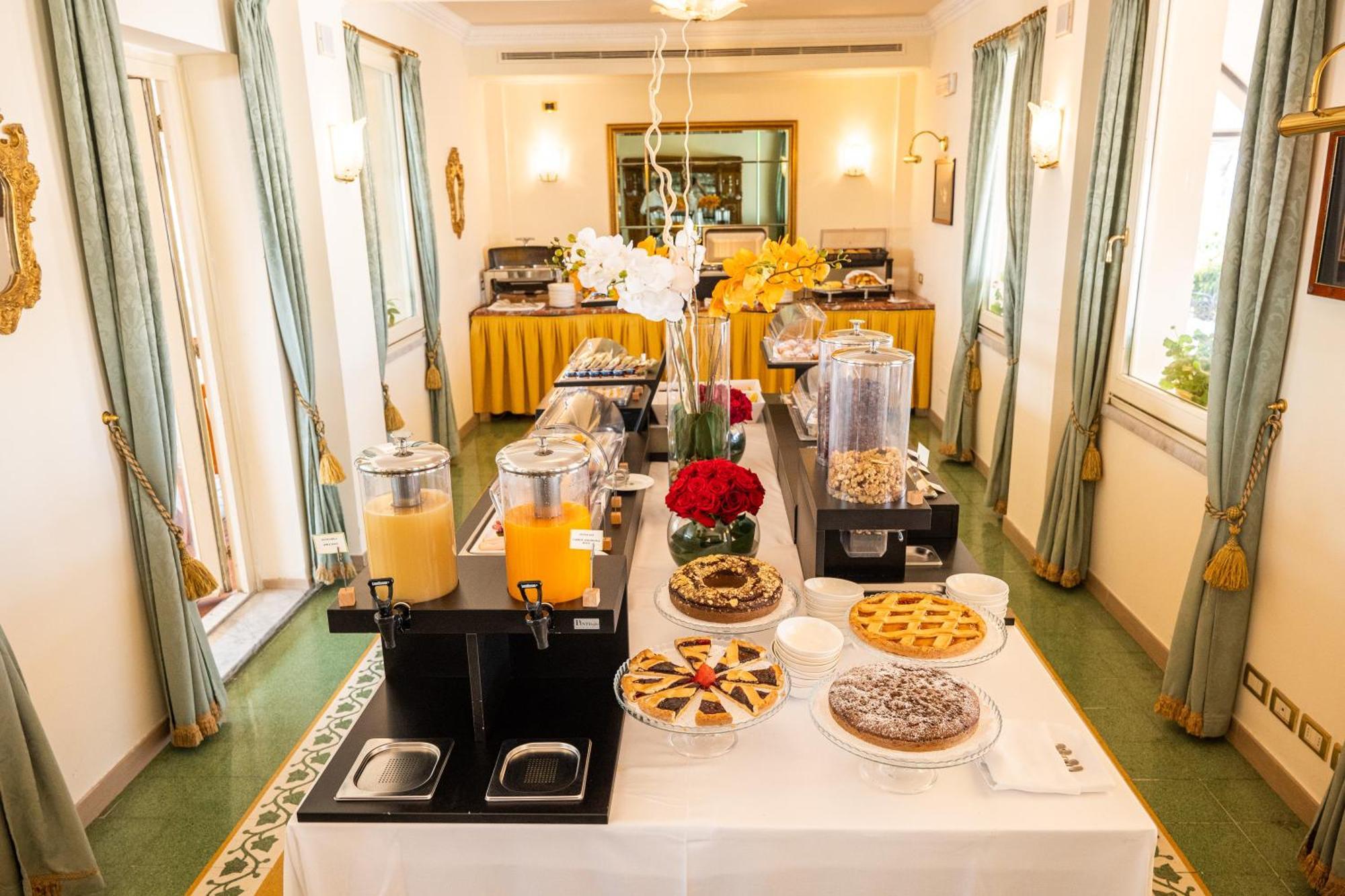 Hotel Mecenate Palace Roma Esterno foto