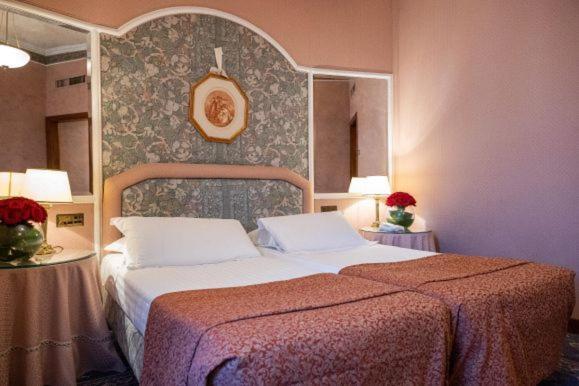 Hotel Mecenate Palace Roma Esterno foto