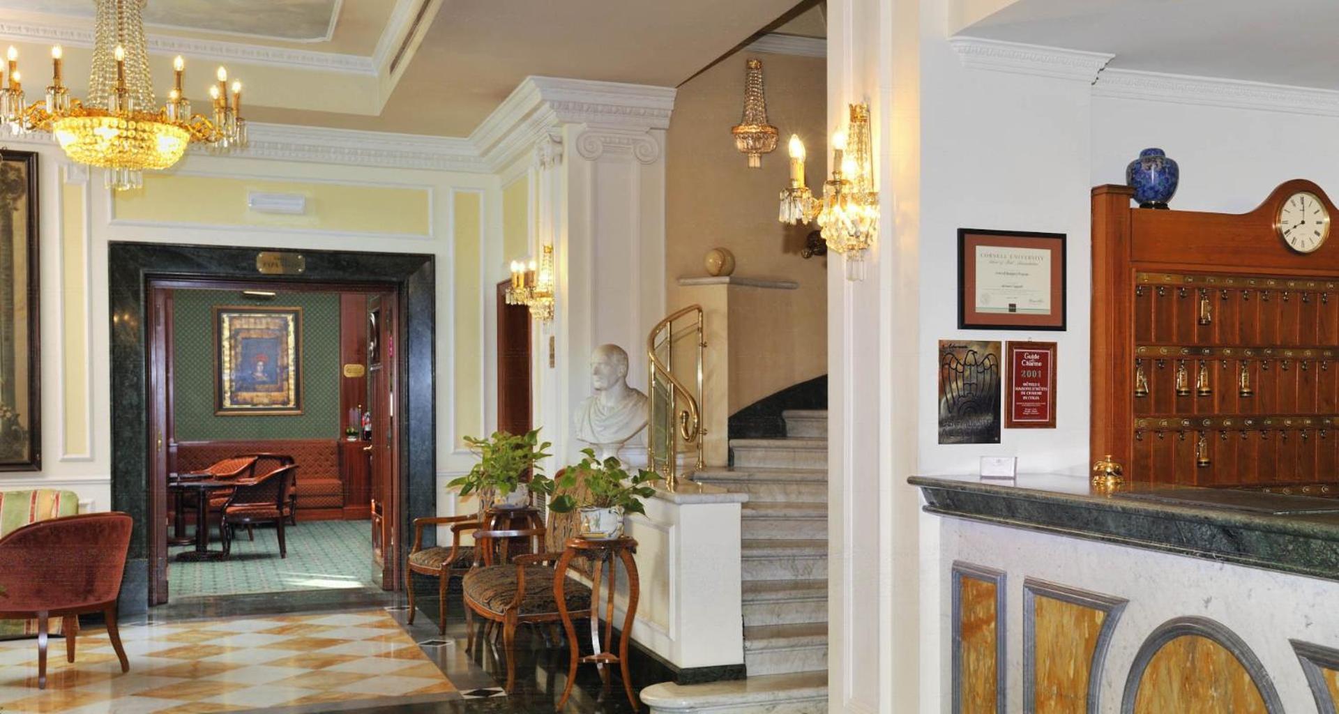 Hotel Mecenate Palace Roma Esterno foto